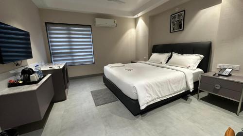 Nizamabad Hotel | Hotel APS