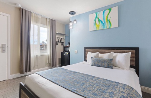 Roseville - Fleet Ridge Hotel | Hotel Aqua Mar