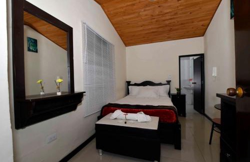 Tunja Hotel | Hotel Aroma del Bosque Posada Cafe