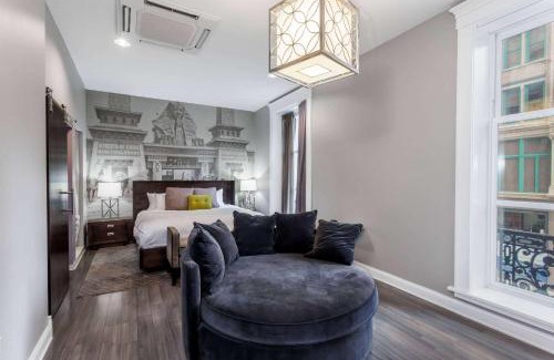 Downtown Buffalo Hotel | Hotel at the Lafayette Trademark Collection by Wyndham