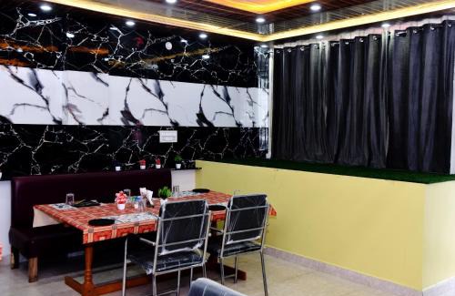 Muzaffarpur Hotel | Hotel Atithi Grand, Gobarsahi