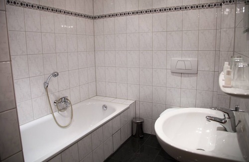 Ramstein-Miesenbach Hotel | Hotel Atlantis