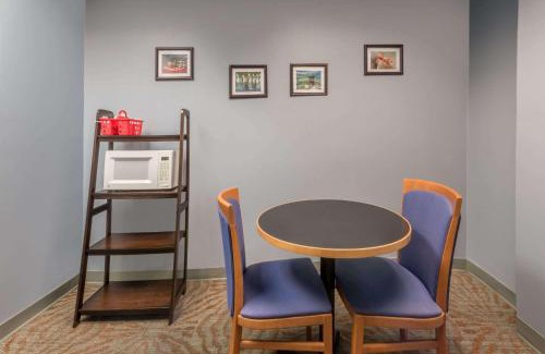 Western Division Hotel | Hotel AVA Laredo