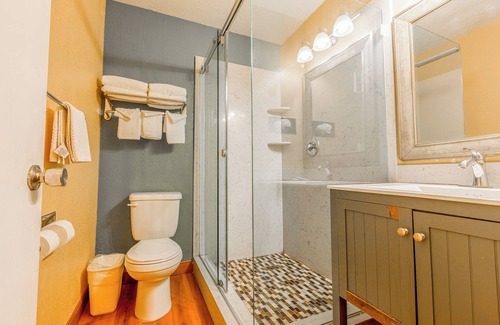 Loma Alta Hotel | Hotel Avenida - Oceanside Camp Pendleton
