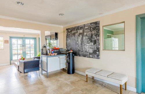 Loma Alta Hotel | Hotel Avenida - Oceanside Camp Pendleton