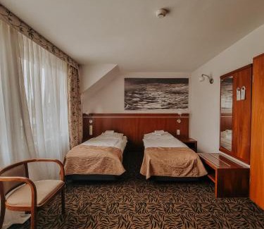 Krobielowice Hotel | Hotel Azyl