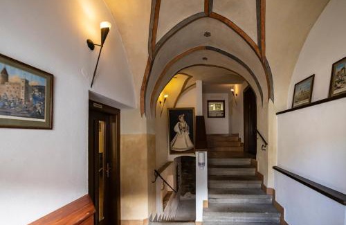 Jindrichuv Hradec Hotel | Hotel Bílá Paní