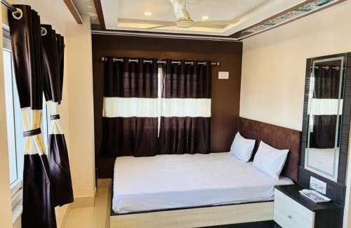 Dumdum Hotel | Hotel B N PALACE