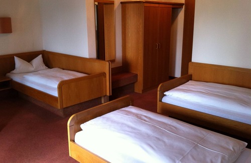 Goldbach Hotel | Hotel Bacchusstube garni
