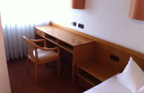 Goldbach Hotel | Hotel Bacchusstube garni