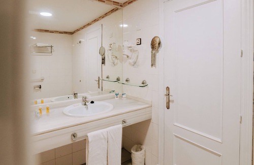 Centro Comercial Bahia Sur Hotel | Hotel Bahía Sur