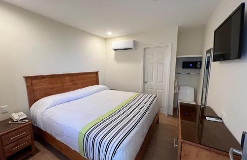 Avenida Revolucion Hotel | Hotel Baja