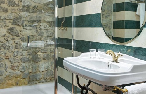 Penarrubia Hotel | Hotel Balneario La Hermida