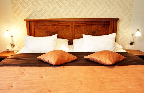 Zlin Hotel | Hotel Baltaci Atrium