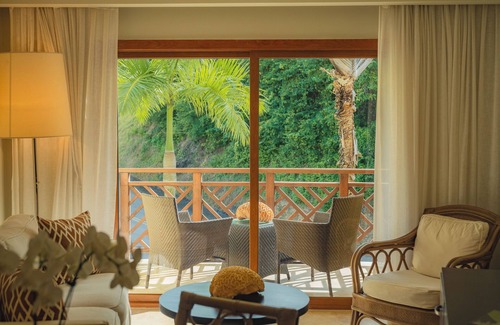 Puerto Bahia Resort | Hotel Bannister by Mint