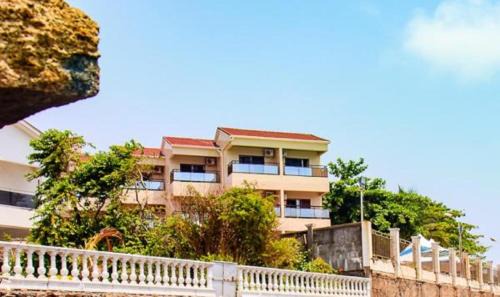 Freetown Hotel | Hotel Barmoi