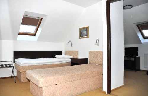 Malesice Hotel | Hotel Baroko