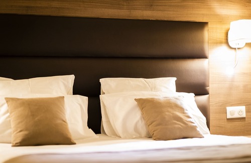 Onet-le-Chateau Hotel | Hotel Bastide