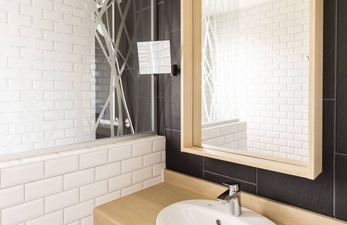 Onet-le-Chateau Hotel | Hotel Bastide