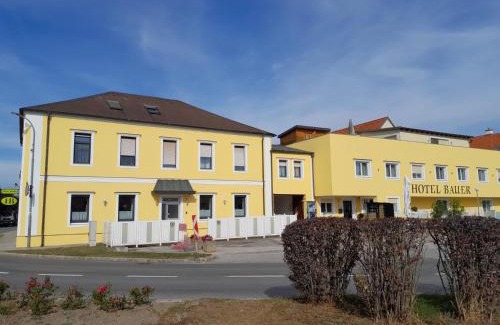 Rauchenwarth Hotel | Hotel Bauer