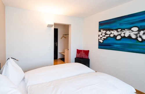 Rotkreuz Hotel | Hotel Bauernhof - Self Check-In Hotel