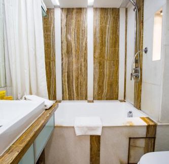 Juhu Hotel | Hotel Bawa Continental