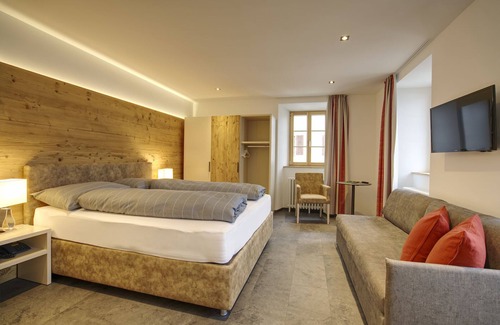 San Bernardino Hotel | Hotel Bellevue