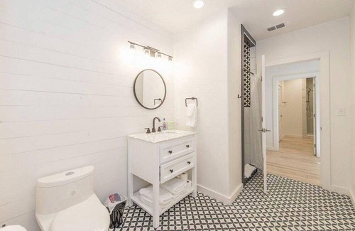 Uvalde Hotel | Hotel ∙ Benson Guest House