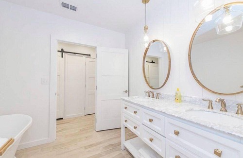 Uvalde Hotel | Hotel ∙ Benson Guest House
