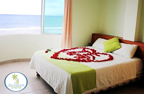 Mompiche Hotel | Hotel Bernabeth
