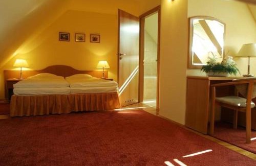 Tyniec Maly Hotel | Hotel Bielany