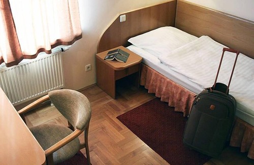 Tyniec Maly Hotel | Hotel Bielany