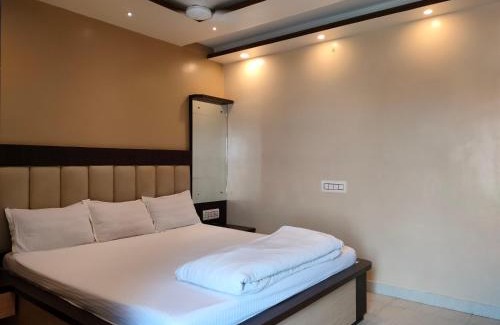 Tarapith Hotel | HOTEL BINAPANI Deluxe 1