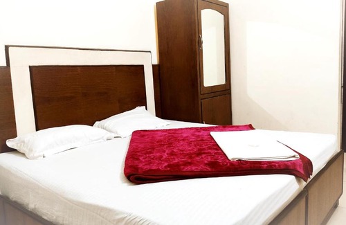 Jalandhar House | HOTEL BLESSING INN -- 15Meters from Railway Station -- Jalandhar City -- Family, Couples, Corporate Favorite