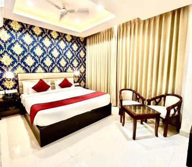 Chandigarh Hotel | Hotel Blueberry by Lycoris Group ! Parking ! Lift ! Best Selling Property in Tricity