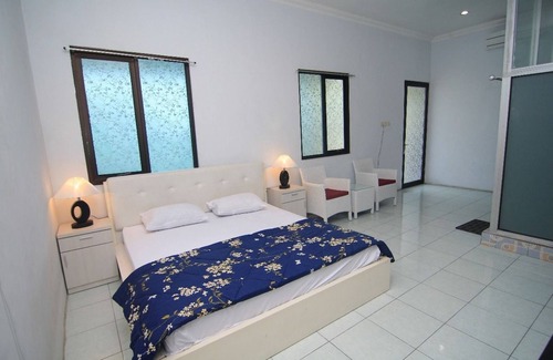 Lamongan Bed & Breakfast | Hotel Boegenviel Syariah