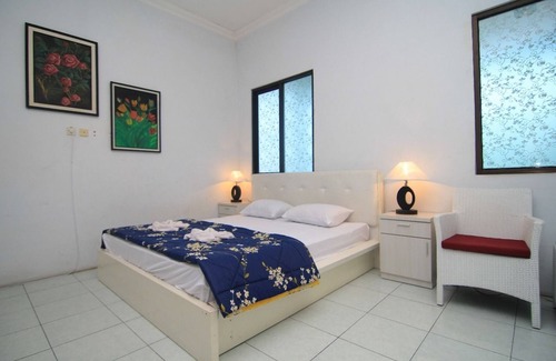 Lamongan Bed & Breakfast | Hotel Boegenviel Syariah