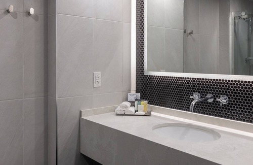 Downtown Montreal Hotel | Hotel Bonaventure Montreal