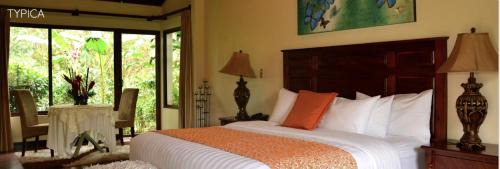Cachi Hotel | Hotel Boutique Casona del Cafetal and Lakeside Restaurant