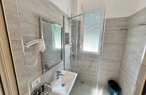 Velipoje Hotel | Hotel Brian