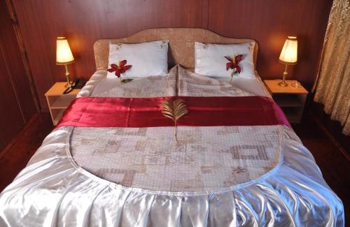 Veles Boat Rental | Hotel Brod Panini Veles