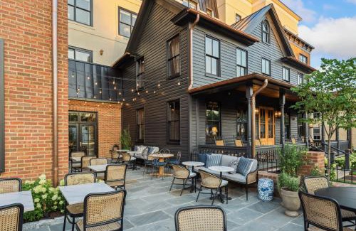 Leesburg's Old and Historic District Hotel | Hotel Burg