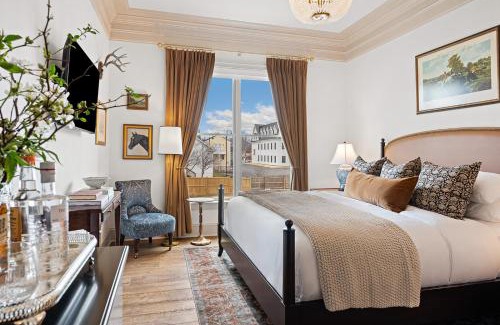 Leesburg's Old and Historic District Hotel | Hotel Burg