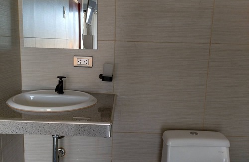 Quillabamba Hotel | HOTEL BURJ KHALIFA