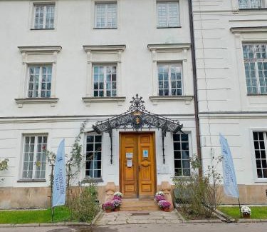 Jablonna Bed & Breakfast | Hotel butikowy Pałac Jabłonna