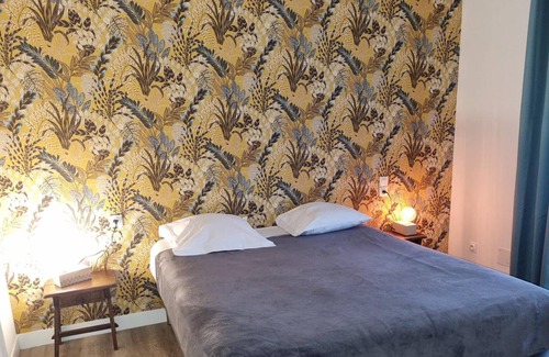 Sainte-Foy-la-Grande Hotel | Hotel Cafe de la Gare