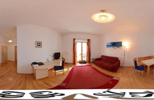 Egling Hotel | Hotel-Cafe Hanfstingl
