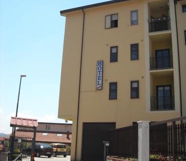 Lagonegro Hotel | Hotel Caimo Bed-Breakfast
