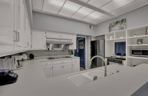 New Braunfels House | Hotel California - Stunning Estate La Dolce Vita