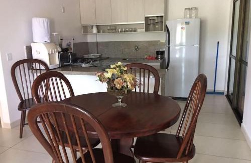 Maria Auxiliadora House | Hotel Canariu's Gravatá - Flat térreo com duas suítes (até 8 pessoas)